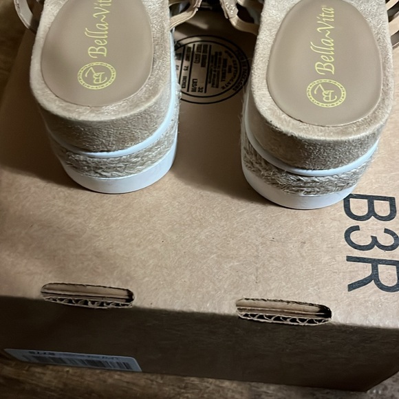 BELLA~VITA WEDGE SANDAL - Picture 4 of 4